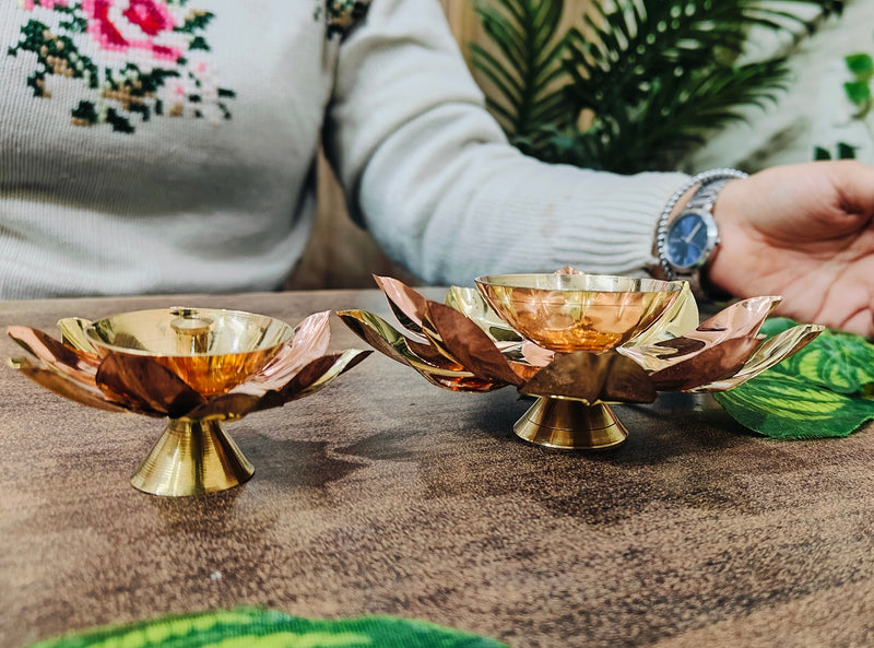 Beautiful Brass Diya with Dual Tone Petals– Kitchen Utensil