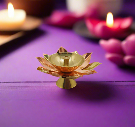Beautiful Brass Diya with Dual Tone Petals– Kitchen Utensil