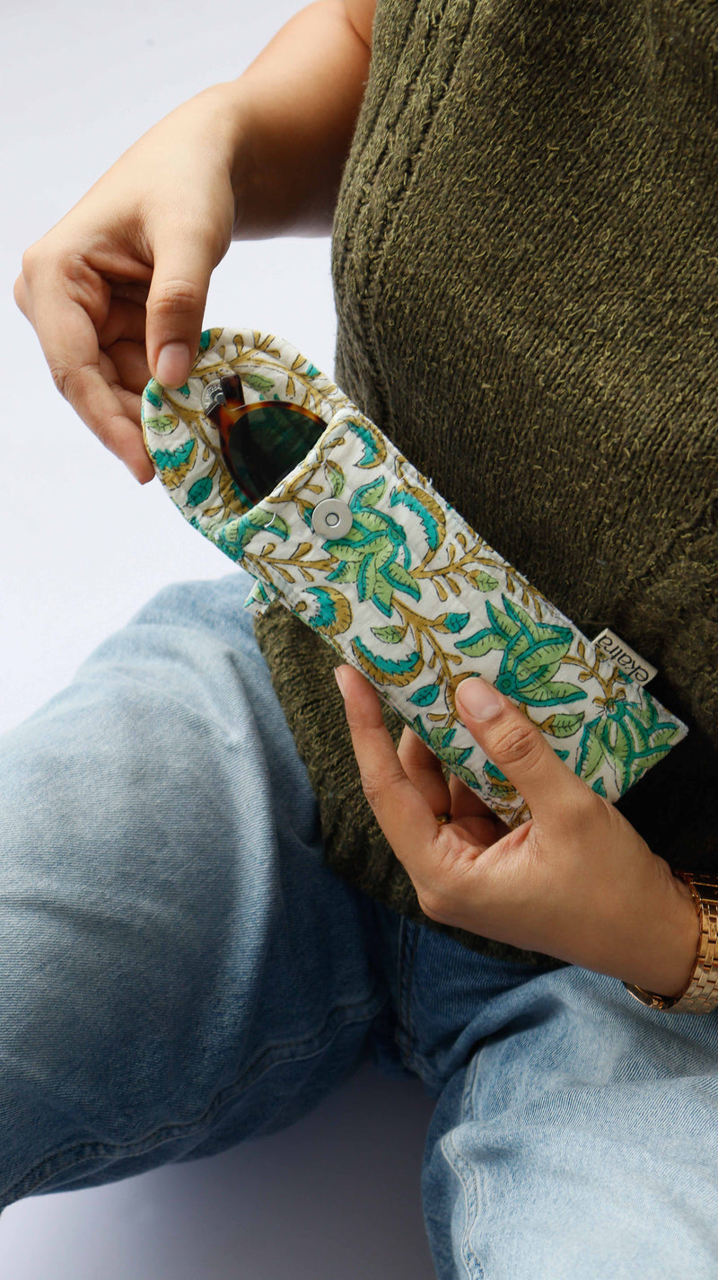 ekatrahandmade-glass-case