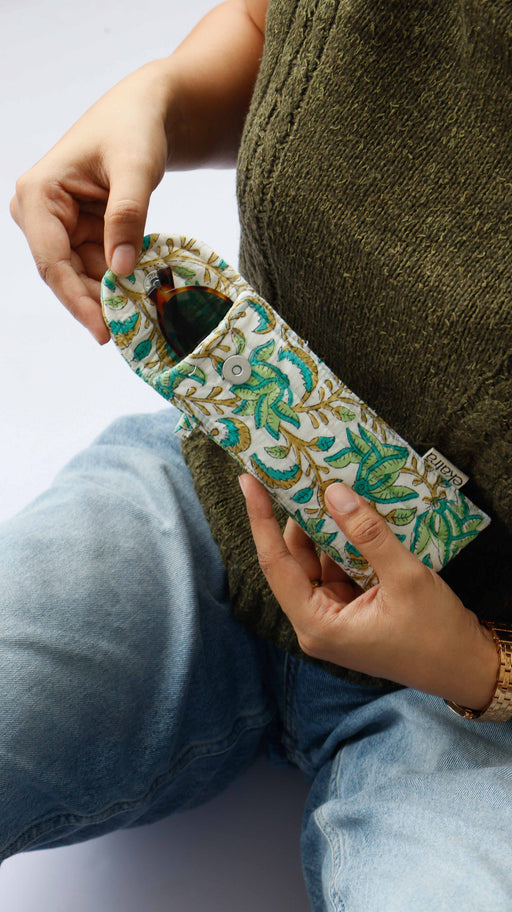 ekatrahandmade-glass-case