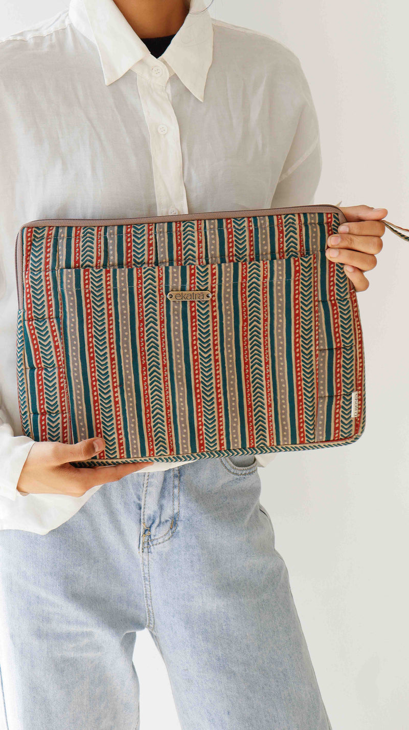 ekatrahandmade-cotton-laptop-sleeve-cover-blue-abstract