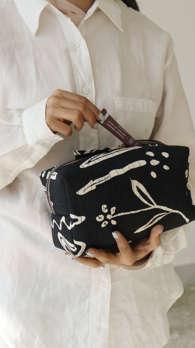 ekatrahandmade-puffy-pouch