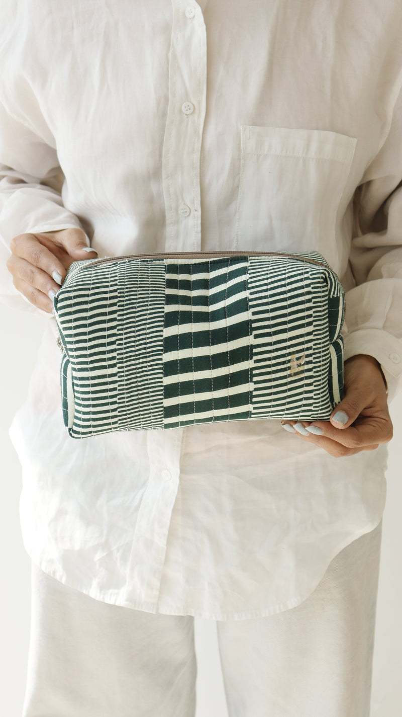 ekatrahandmade-puffy-pouch