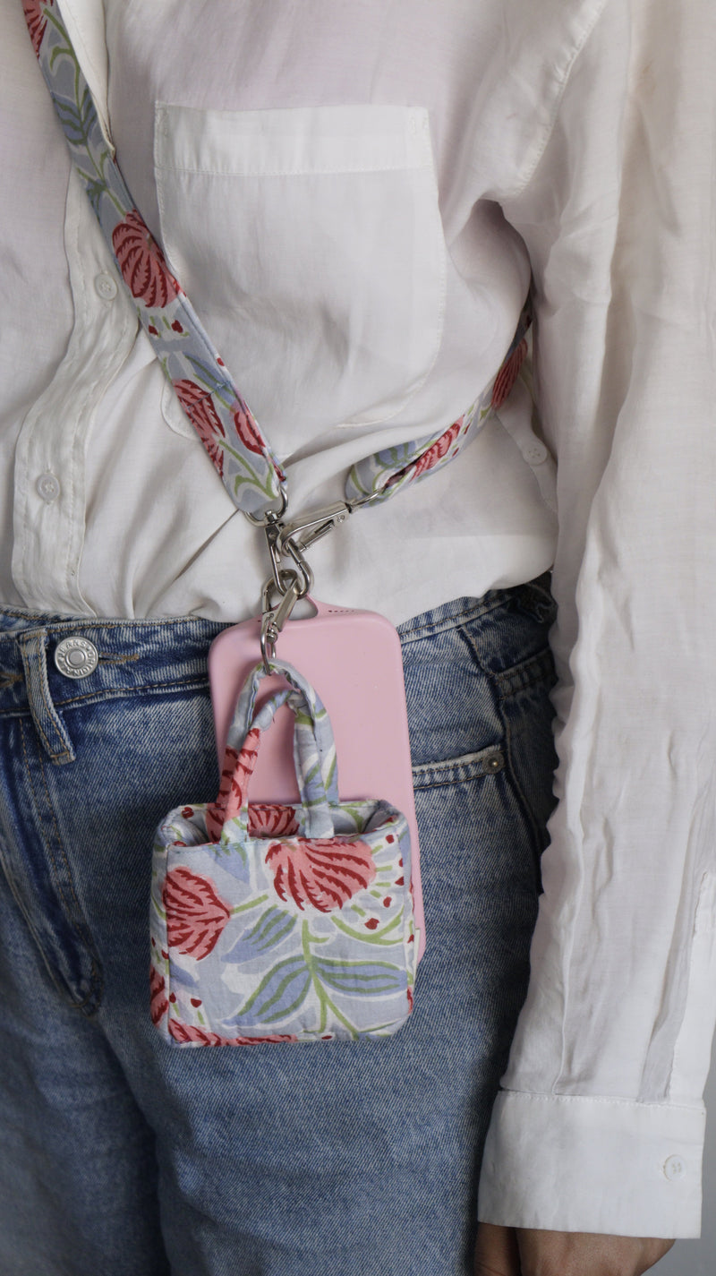 ekatrahandmade-mobile-lanyards