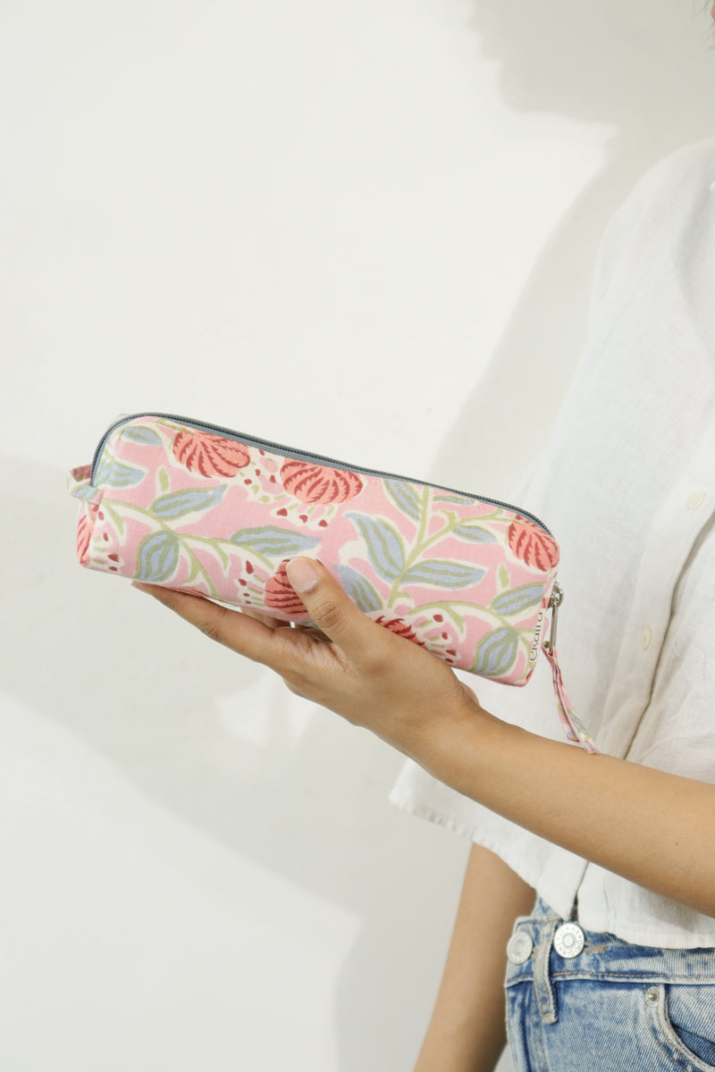 ekatrahandmade-the-small-puffy-pouch