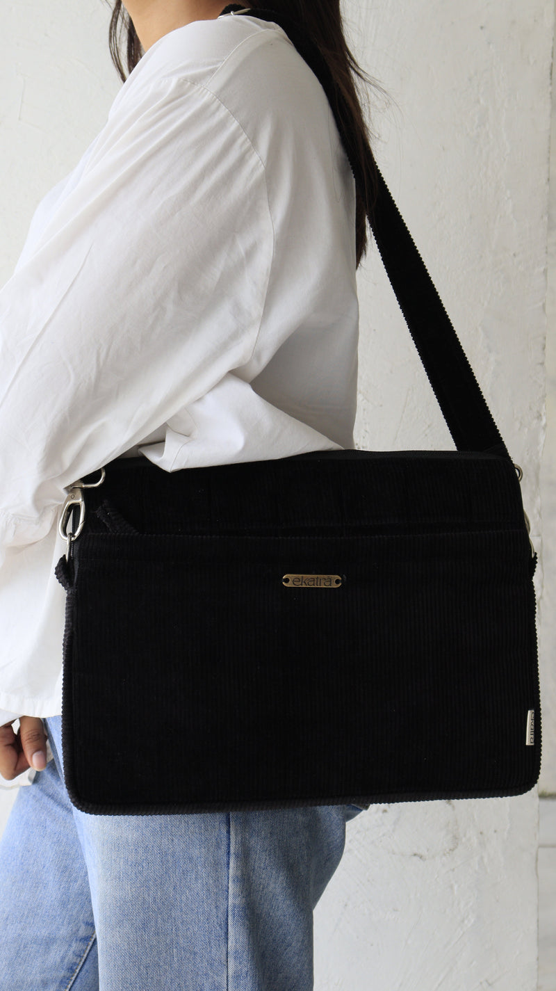 ekatrahandmade-corduroy-laptop-bag