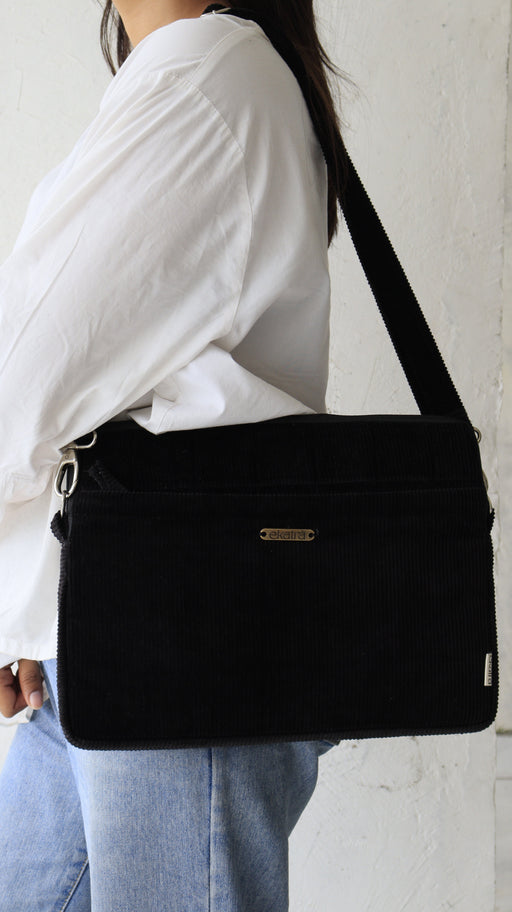 ekatrahandmade-corduroy-laptop-bag