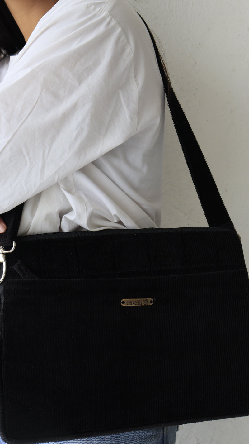 ekatrahandmade-corduroy-laptop-bag