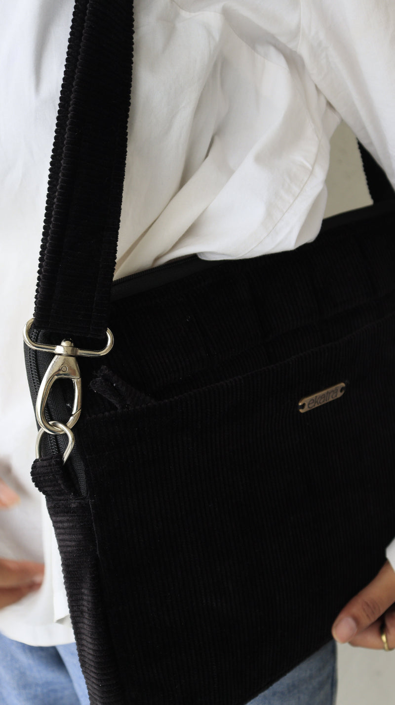 ekatrahandmade-corduroy-laptop-bag