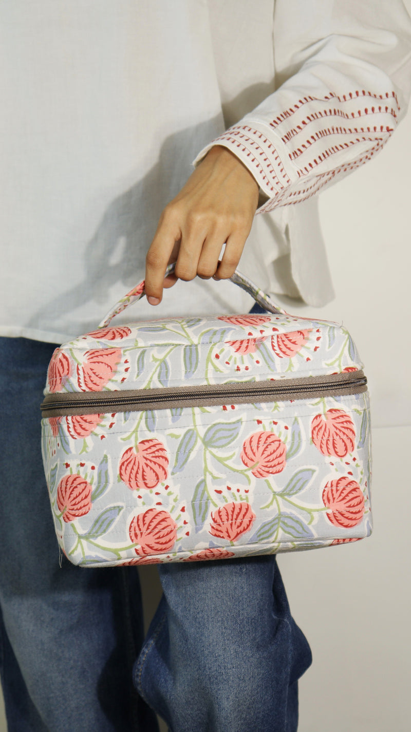 ekatrahandmade-vanity-bag
