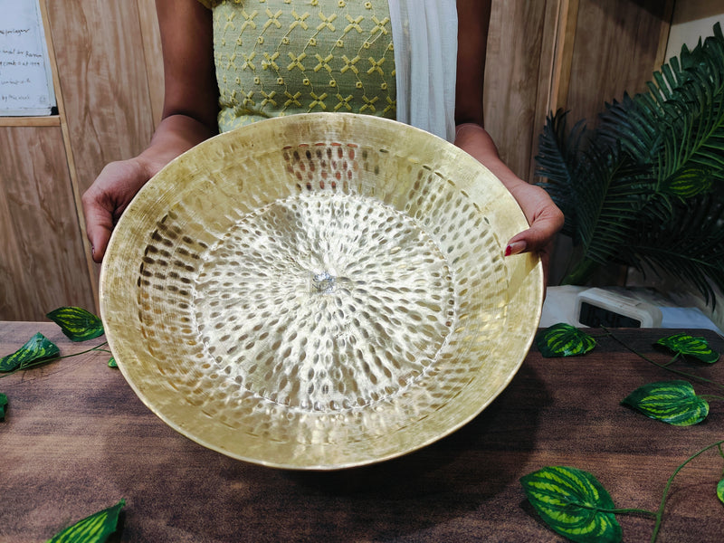 Traditional Brass Hammered Parat – Kitchen Utensil
