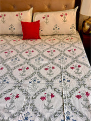 aenak-pink-blue-floral-jaal-handblock-bedsheet-quilted-bedcover-combo-set