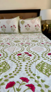 aenak-red-poppy-jaal-handblock-premium-cotton-fitted-bedsheet-set