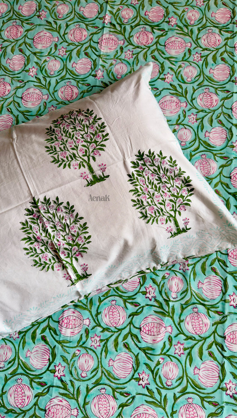 aenak-anaar-baag-handblock-bedsheet-quilt-combo-set