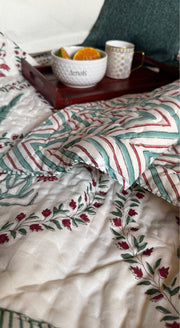 aenak-teal-green-cypress-jaal-handblock-bedsheet-quilt-combo-set
