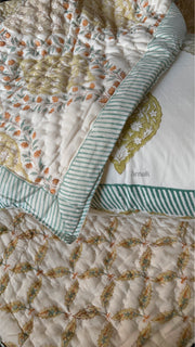 aenak-green-jaal-handblock-bedsheet-quilt-combo-set
