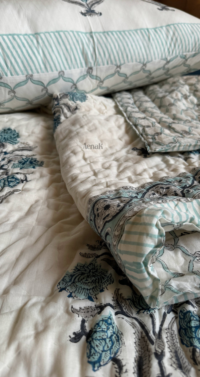aenak-teal-blue-dahlia-handblock-bedsheet-quilt-combo-set
