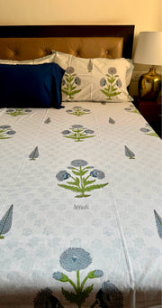 aenak-blue-dahlia-handblock-bedsheet-dohar-combo-set