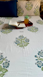 aenak-blue-hibiscus-handblock-printed-premium-cotton-set-bedsheet
