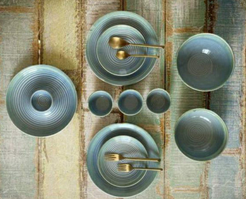 The Vert Deau Ceramic Dinnerware Set For 6