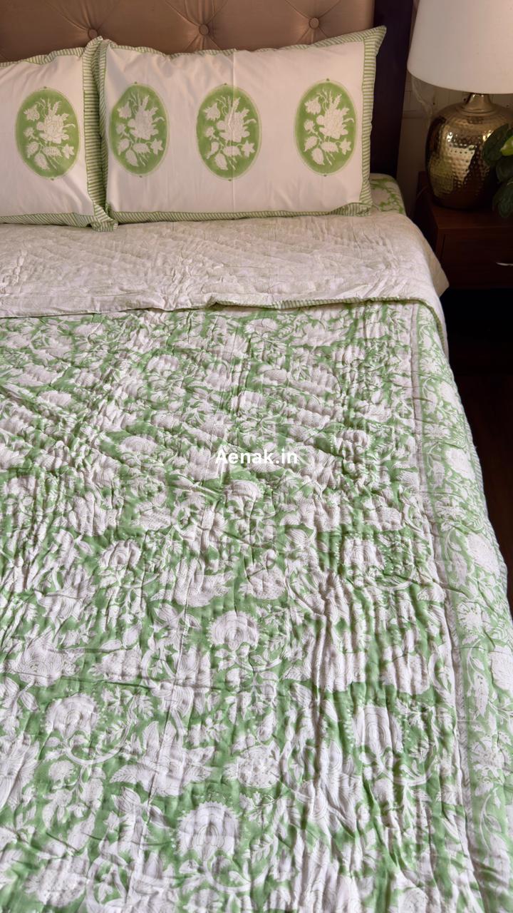 aenak-green-garden-handblock-bedsheet-quilt-combo-set