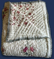 aenak-burgundy-anaar-jaal-handblock-bedsheet-quilt-combo-set
