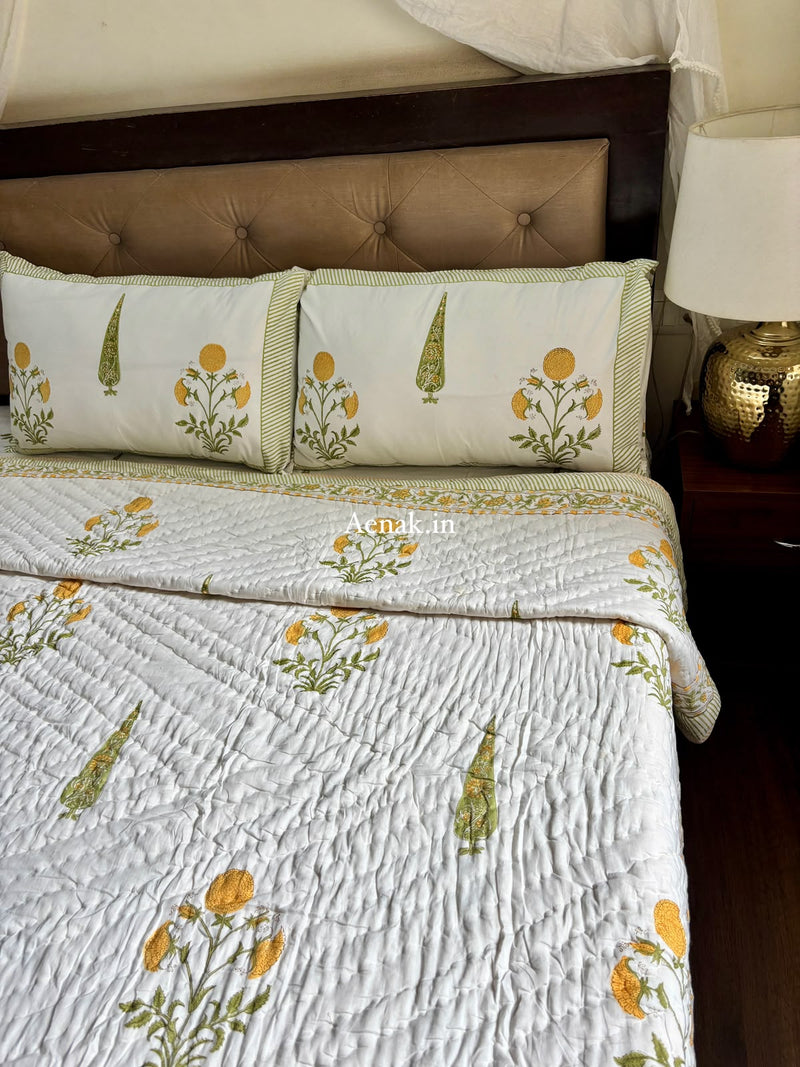 aenak-yellow-dahlia-handblock-bedsheet-quilt-combo-set