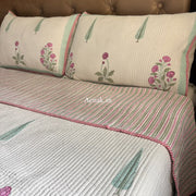 aenak-light-purple-floral-handblock-bedsheet-straight-quilted-bedcover-combo-set