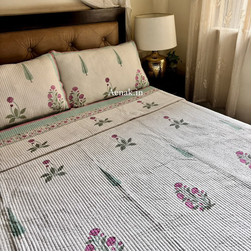aenak-light-purple-floral-handblock-bedsheet-straight-quilted-bedcover-combo-set