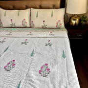 aenak-light-purple-floral-handblock-bedsheet-straight-quilted-bedcover-combo-set