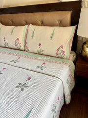aenak-light-purple-floral-handblock-bedsheet-straight-quilted-bedcover-combo-set
