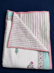 aenak-light-purple-floral-handblock-reversible-quilted-bedcover-set