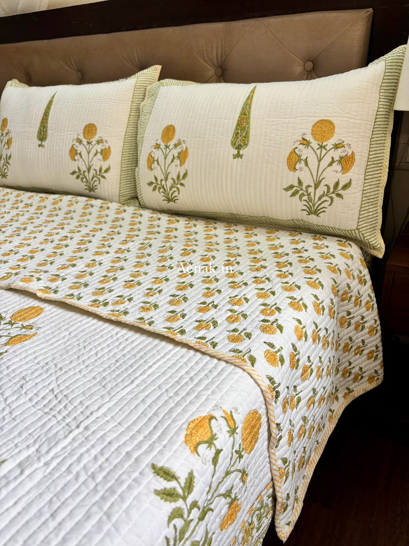 aenak-yellow-dahlia-handblock-bedsheet-straight-quilted-bedcover-combo-set