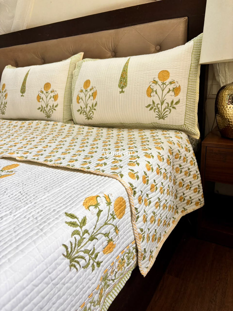 aenak-yellow-dahlia-handblock-bedsheet-straight-quilted-bedcover-combo-set
