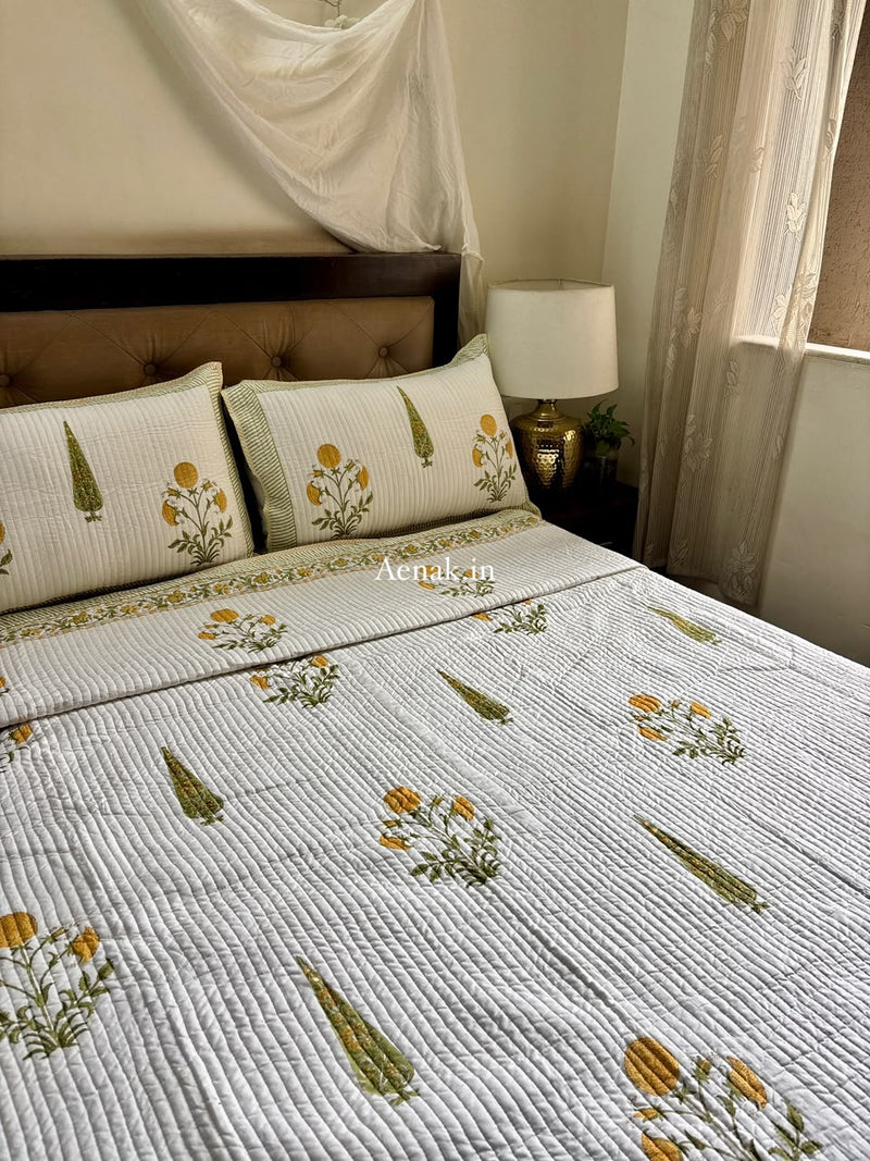 aenak-yellow-dahlia-handblock-bedsheet-straight-quilted-bedcover-combo-set