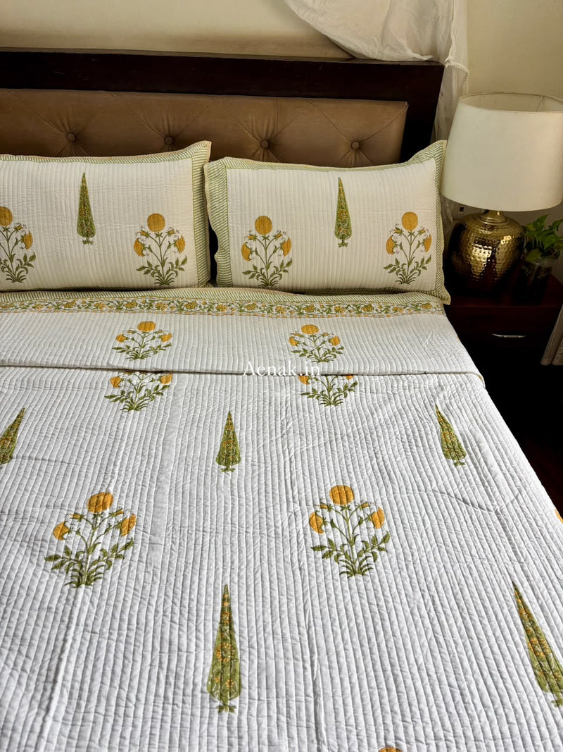 aenak-yellow-dahlia-handblock-bedsheet-straight-quilted-bedcover-combo-set