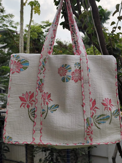 aenak-pink-floral-quilted-cotton-zipper-travel-bag-copy