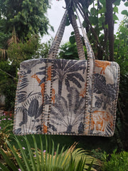 aenak-red-phool-quilted-cotton-zipper-travel-bag-copy