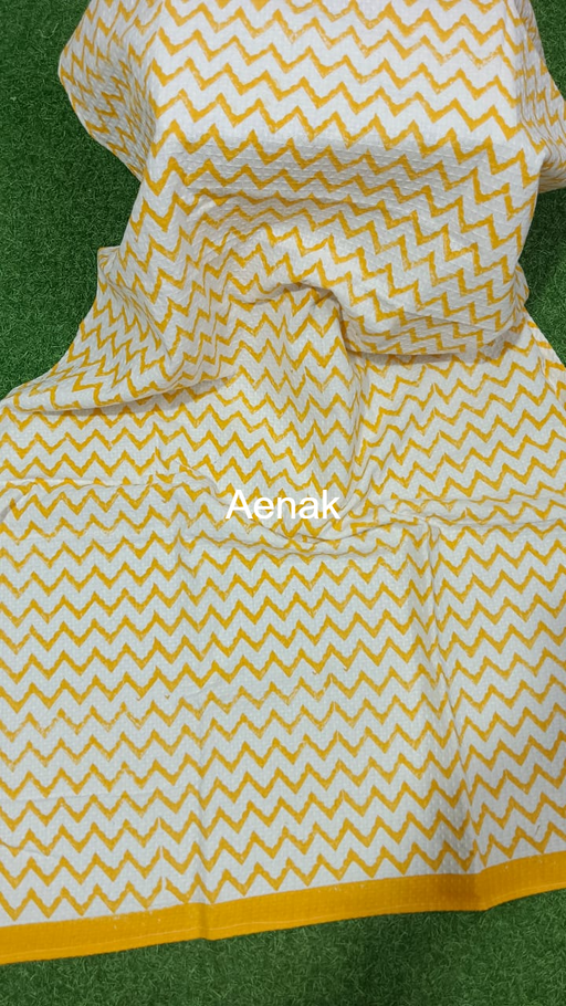 aenak-turmeric-yellow-marigold-handblock-waffle-cotton-towel-copy