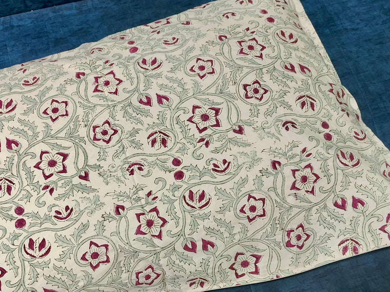 aenak-burgundy-anaar-handblock-bedsheet-single-bed-quilt-combo-set-beige-base