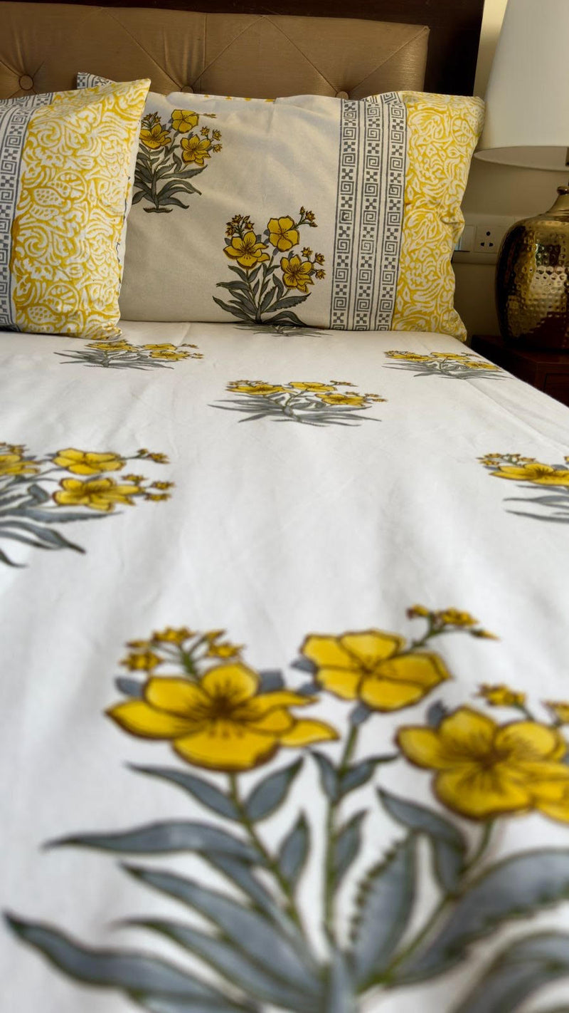 aenak-yellow-periwinkle-printed-premium-cotton-fitted-bedsheet-set