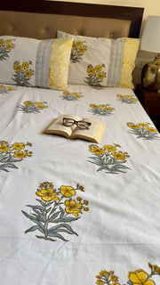 aenak-yellow-periwinkle-printed-premium-cotton-fitted-bedsheet-set
