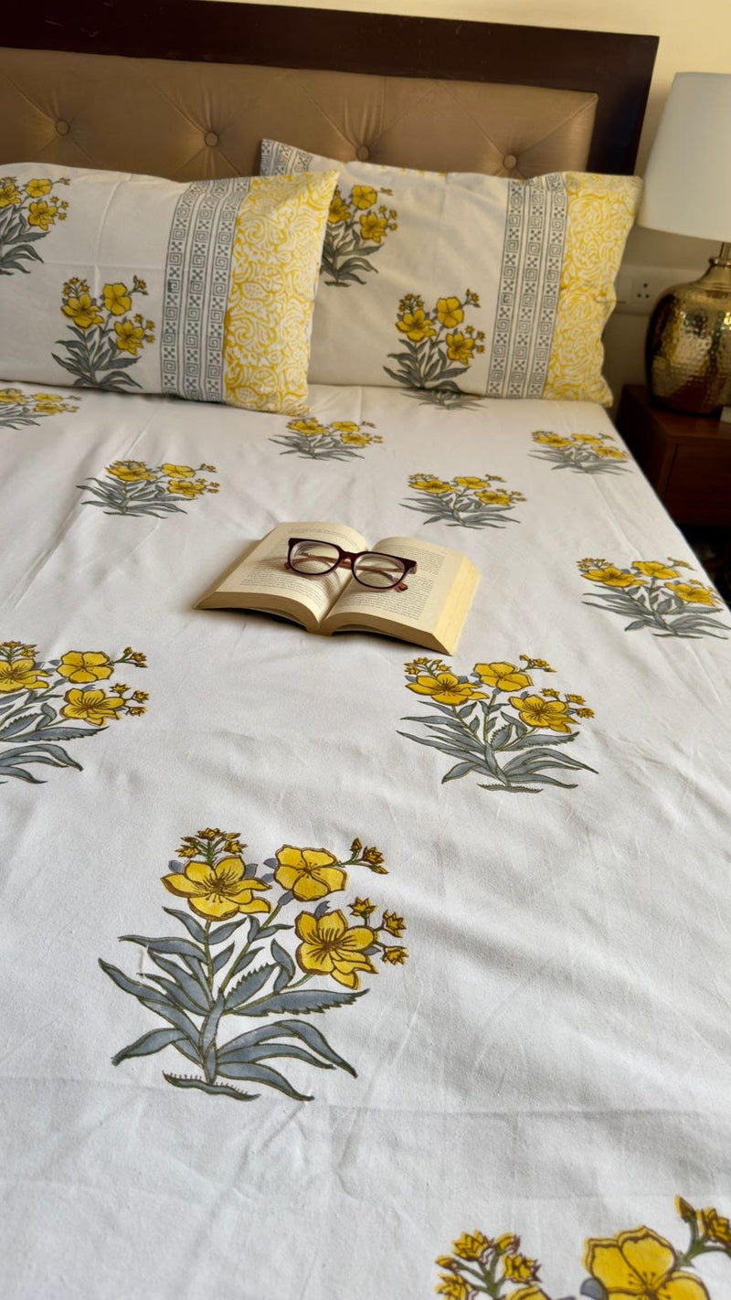 aenak-yellow-periwinkle-printed-premium-cotton-fitted-bedsheet-set