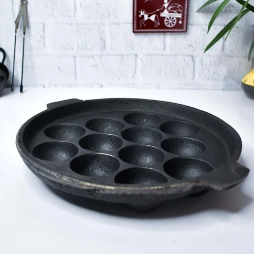 Cast Iron Kuzhi Paniyarakal (Paddu-Appe Tawa) – Kitchen Tool