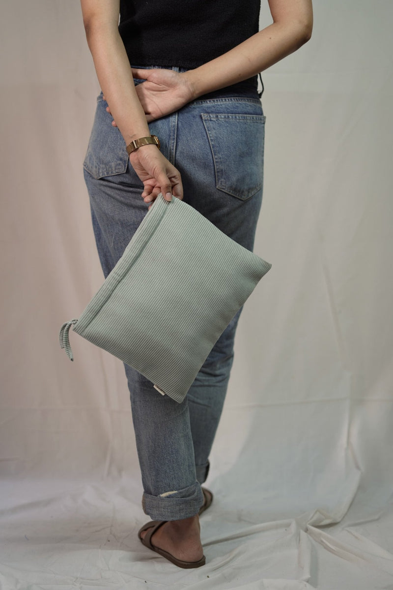 ekatrahandmade-corduroy-i-pad-sleeve