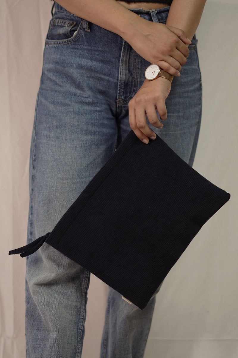 ekatrahandmade-corduroy-i-pad-sleeve