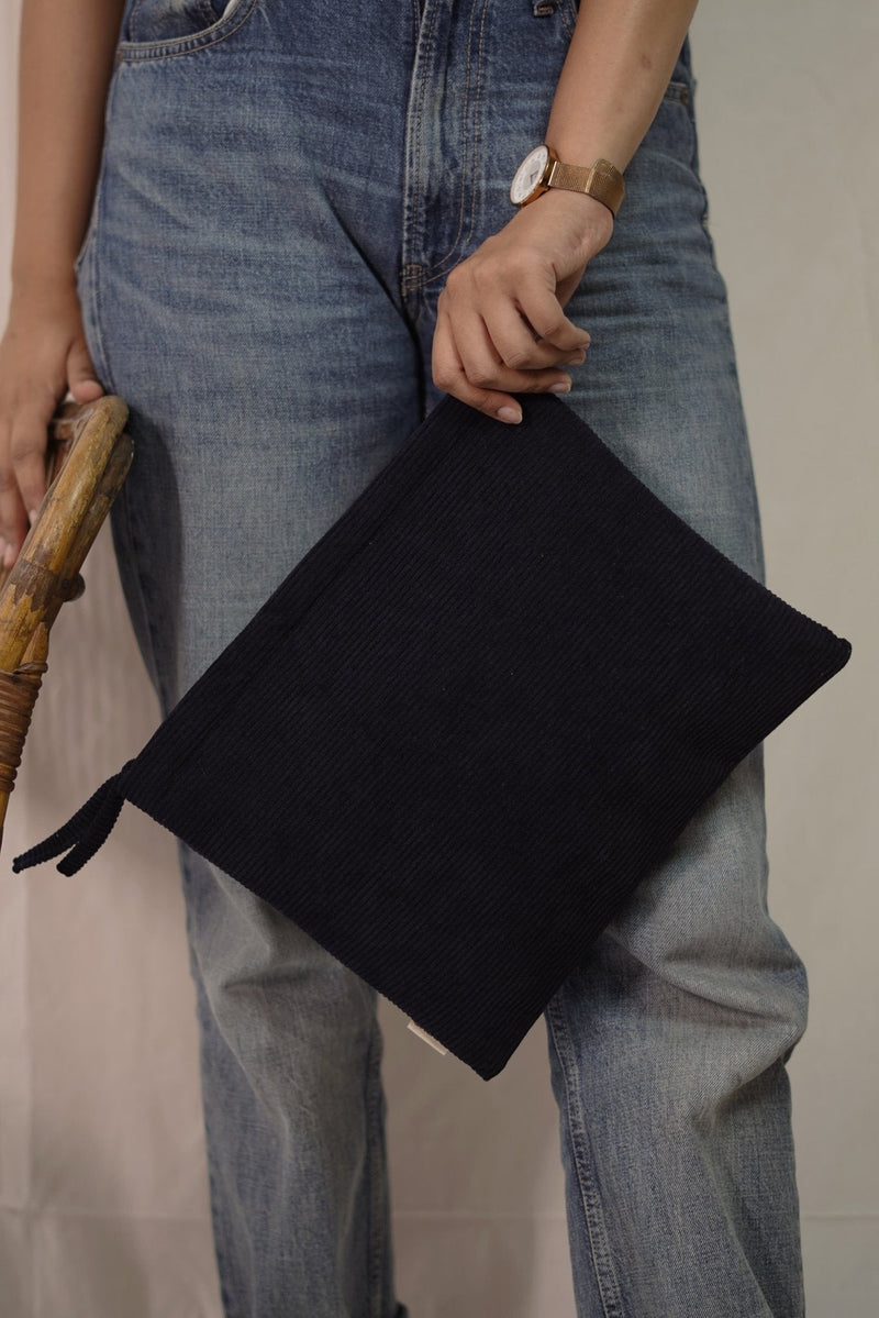 ekatrahandmade-corduroy-i-pad-sleeve