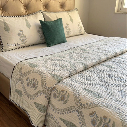 aenak-blue-periwinkle-jaal-handblock-bedsheet-quilt-combo-set