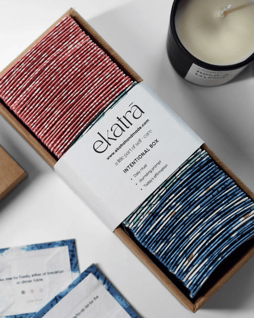 ekatrahandmade-intentional-box-daily-ritual-journaling-prompts-becoming-more-grateful