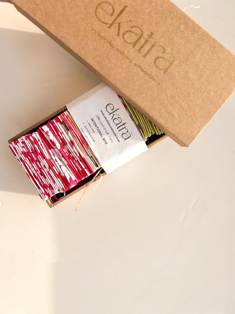 ekatrahandmade-intentional-box-daily-ritual-journaling-prompts-becoming-more-grateful